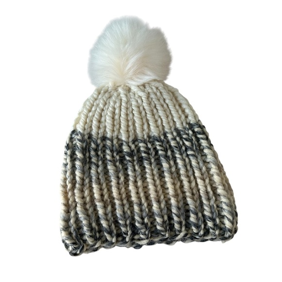 Steve Madden Cream and Gray Chunky Knit Beanie with Faux Fur Pom Pom - Picture 1 of 7